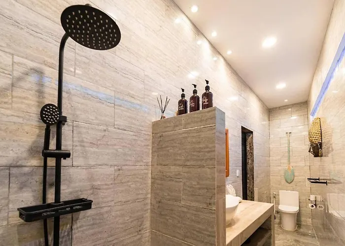 Villa Umalas 4br Haven With Private Pool Near Canggu (Bali)