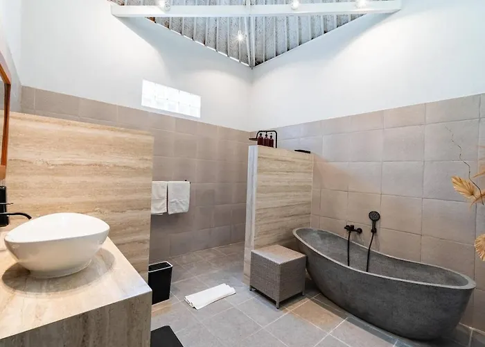Umalas 4br Haven With Private Pool Near