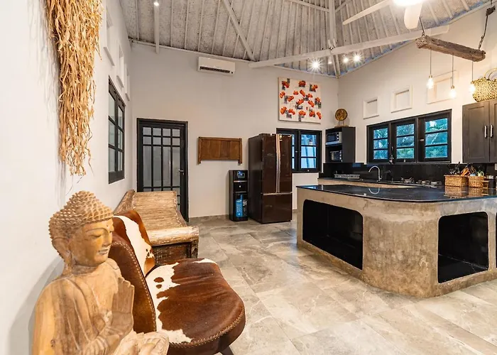 Villa Umalas 4br Haven With Private Pool Near Canggu (Bali)