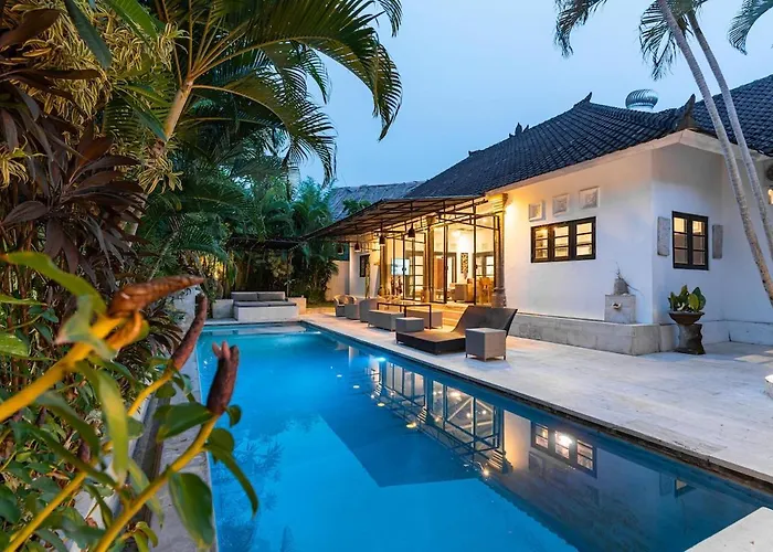 Villa Umalas 4br Haven With Private Pool Near