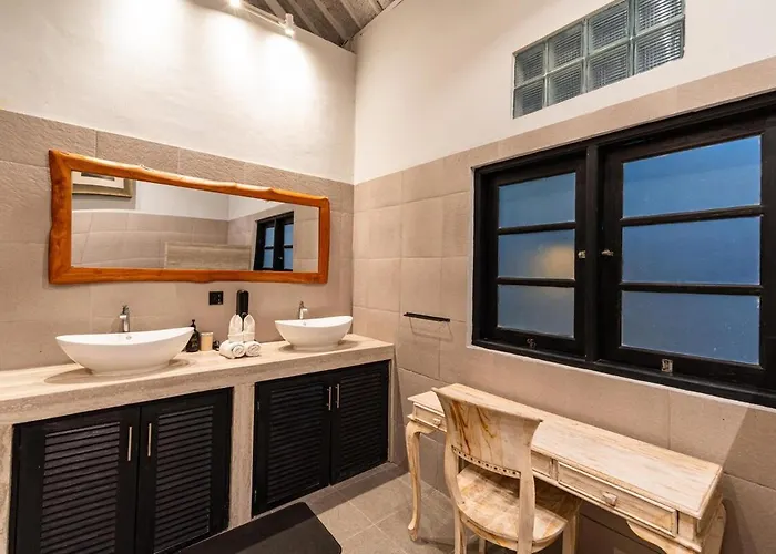 Villa Umalas 4br Haven With Private Pool Near